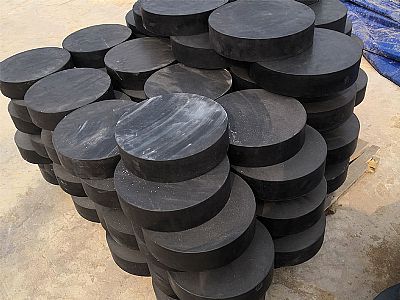 北票市板式橡胶支座由若干层橡胶片与薄钢板经加压硫化